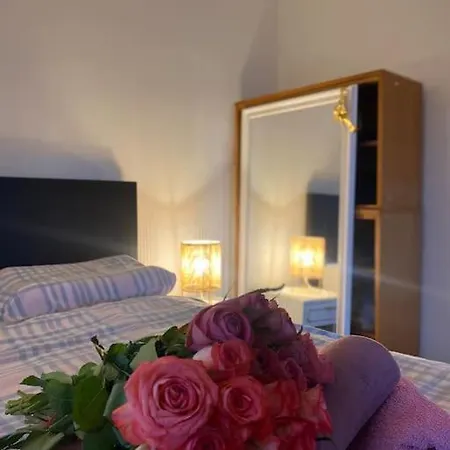 Flat In The House & Dog Friendly Apartman