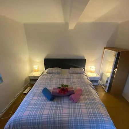 Flat In The House & Dog Friendly شقة *